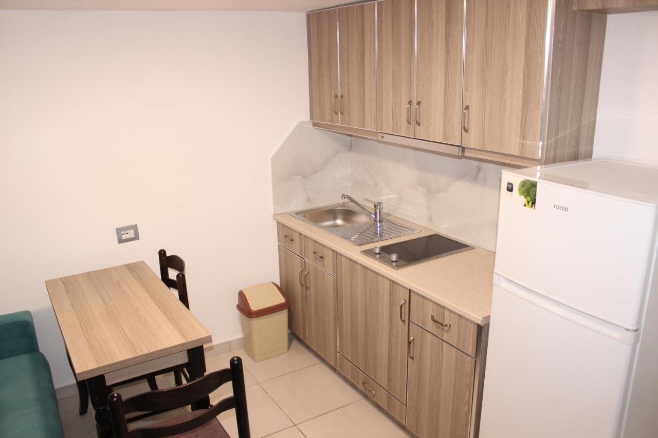 Bebi Hotel And Apartments Sarande Exterior photo