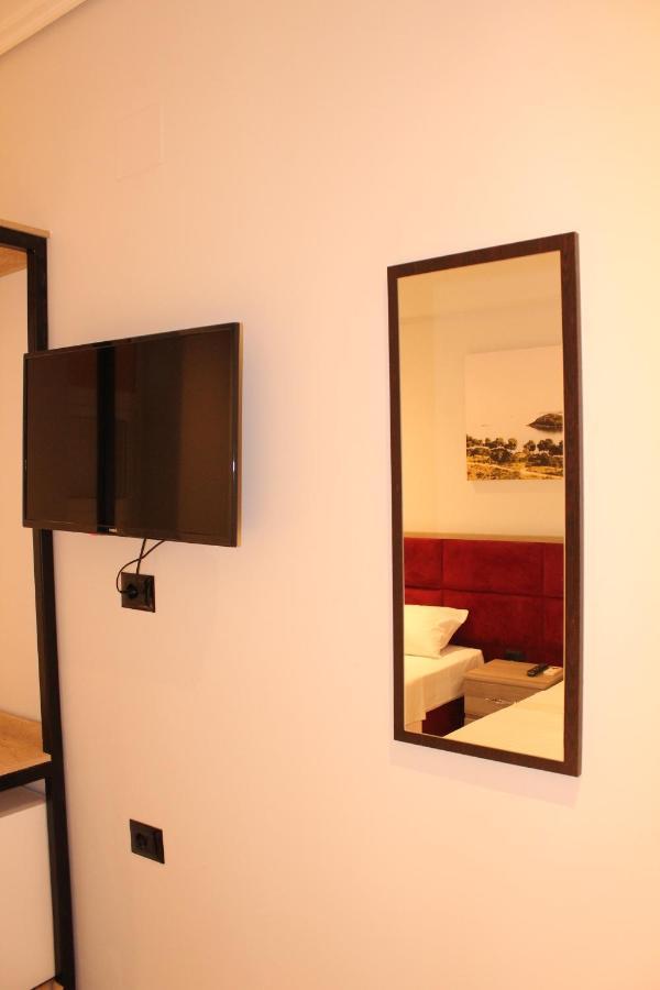 Bebi Hotel And Apartments Sarande Exterior photo