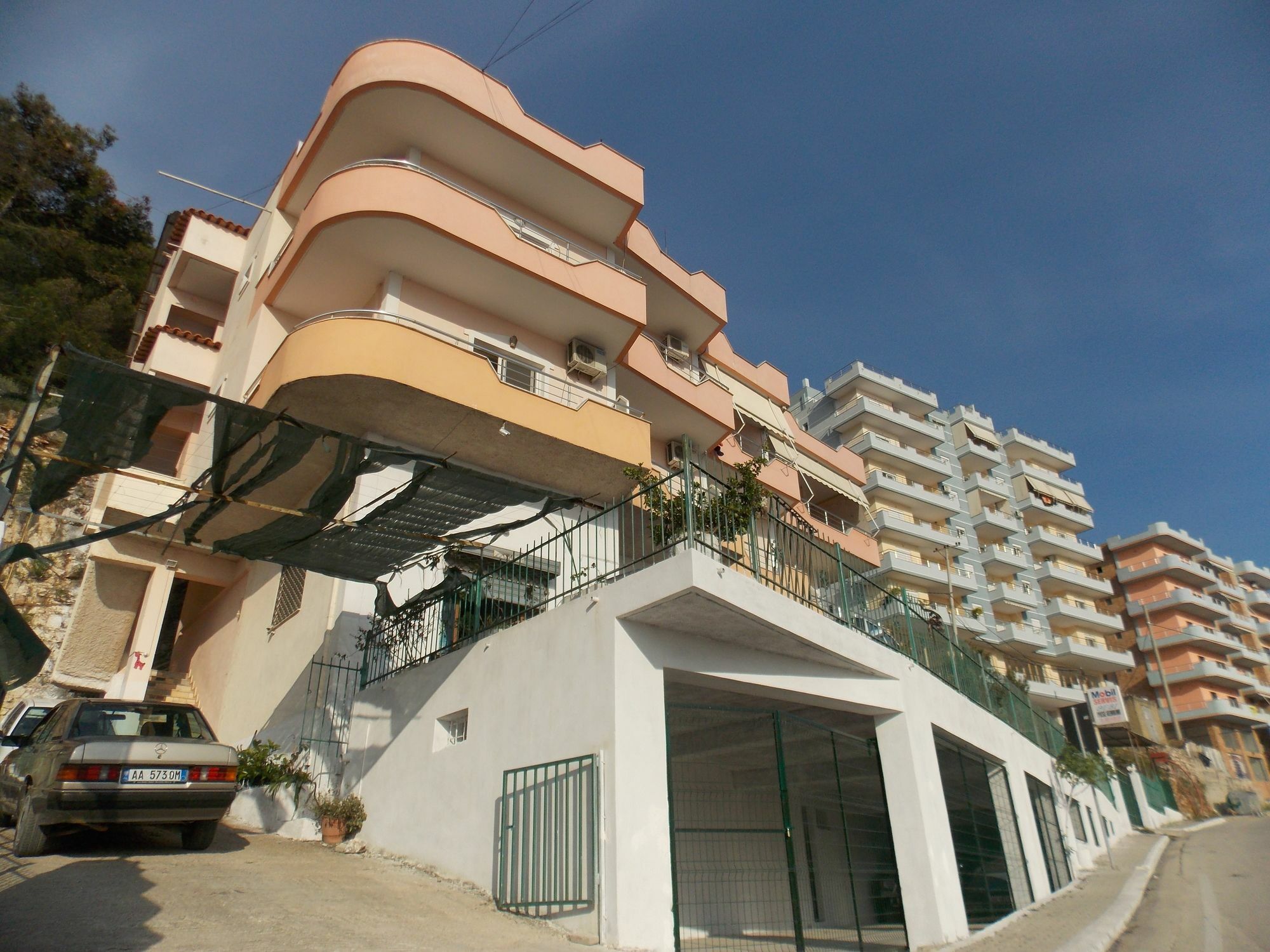 Bebi Hotel And Apartments Sarande Exterior photo